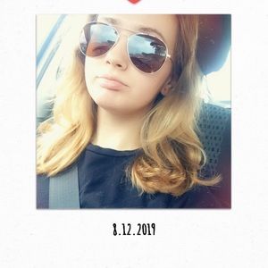 Meet your Posher, Marissa